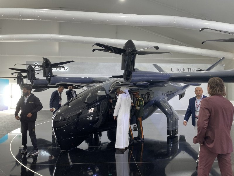Birleşik Arap Emirlikleri (BAE), Dubai'nin dünyada uçan taksi hizmeti veren ilk şehir olduğunu duyurdu.