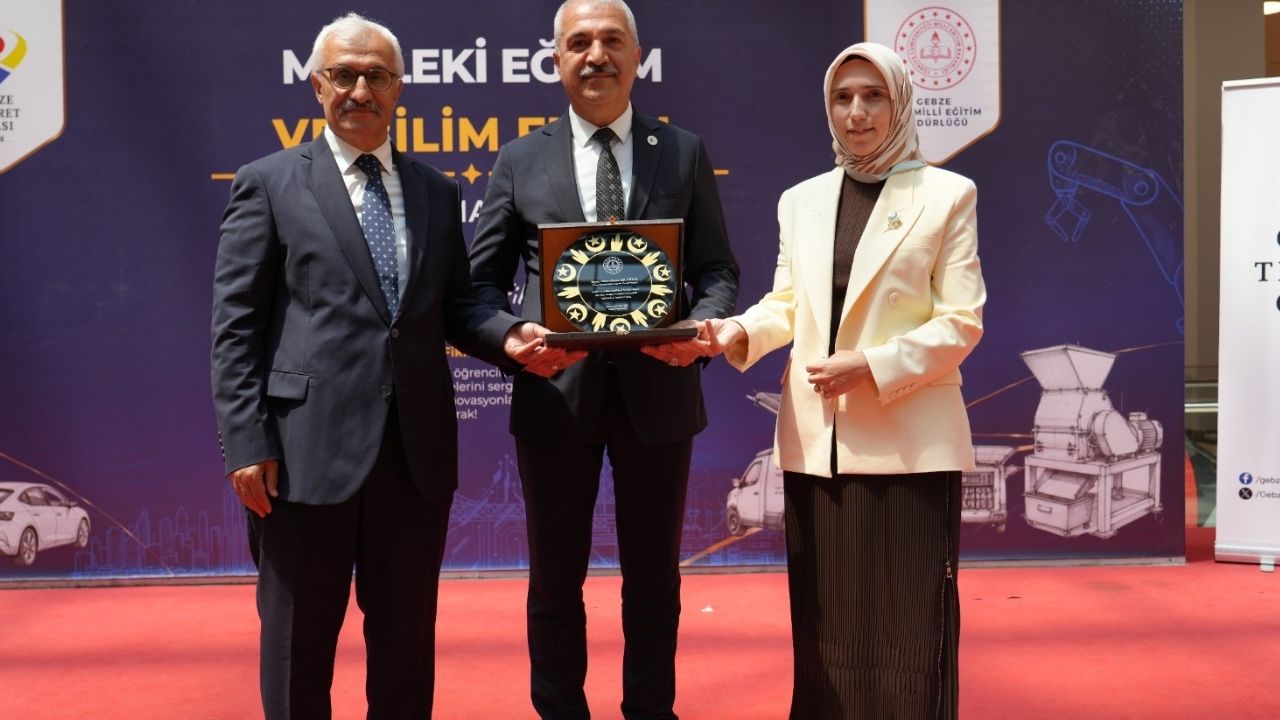 SANAYİDE ALTIN BİLEZİK DÖNEMİ GEBZE MESLEKİ EĞİTİM FUARI AÇILDI