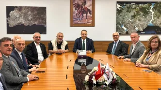 Eski Avrupa Birliği Bakanı ve Merkez Büyükelçisi Egemen Bağış, Gebze Güzeller Organize Sanayi Bölgesi’nde sanayicilerle bir araya geldi.